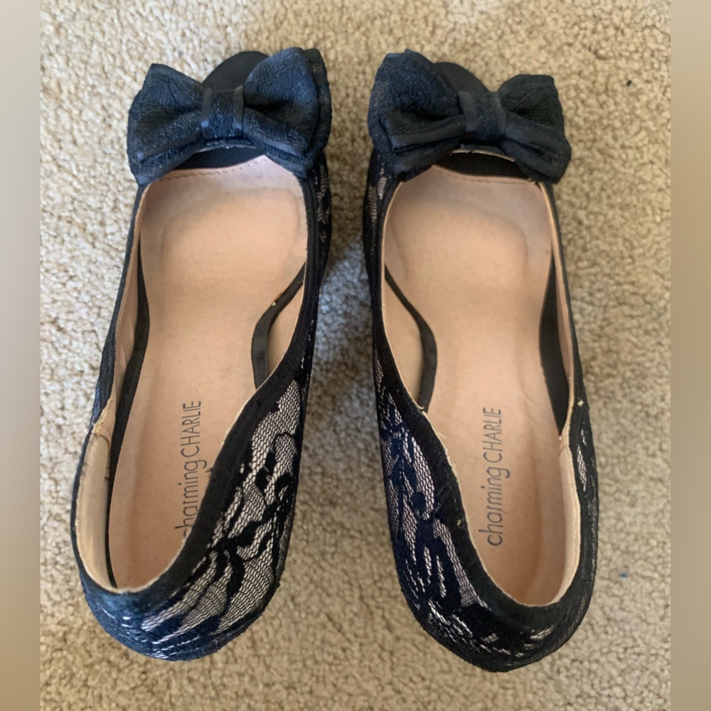 Charming Charlie Black and Nude Lace Bow Tie Heels Size 6.5 - Picture 5 of 7